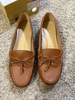 NWOT Michael Kors Chestnut Leather Moccasin Loafers with Bow
